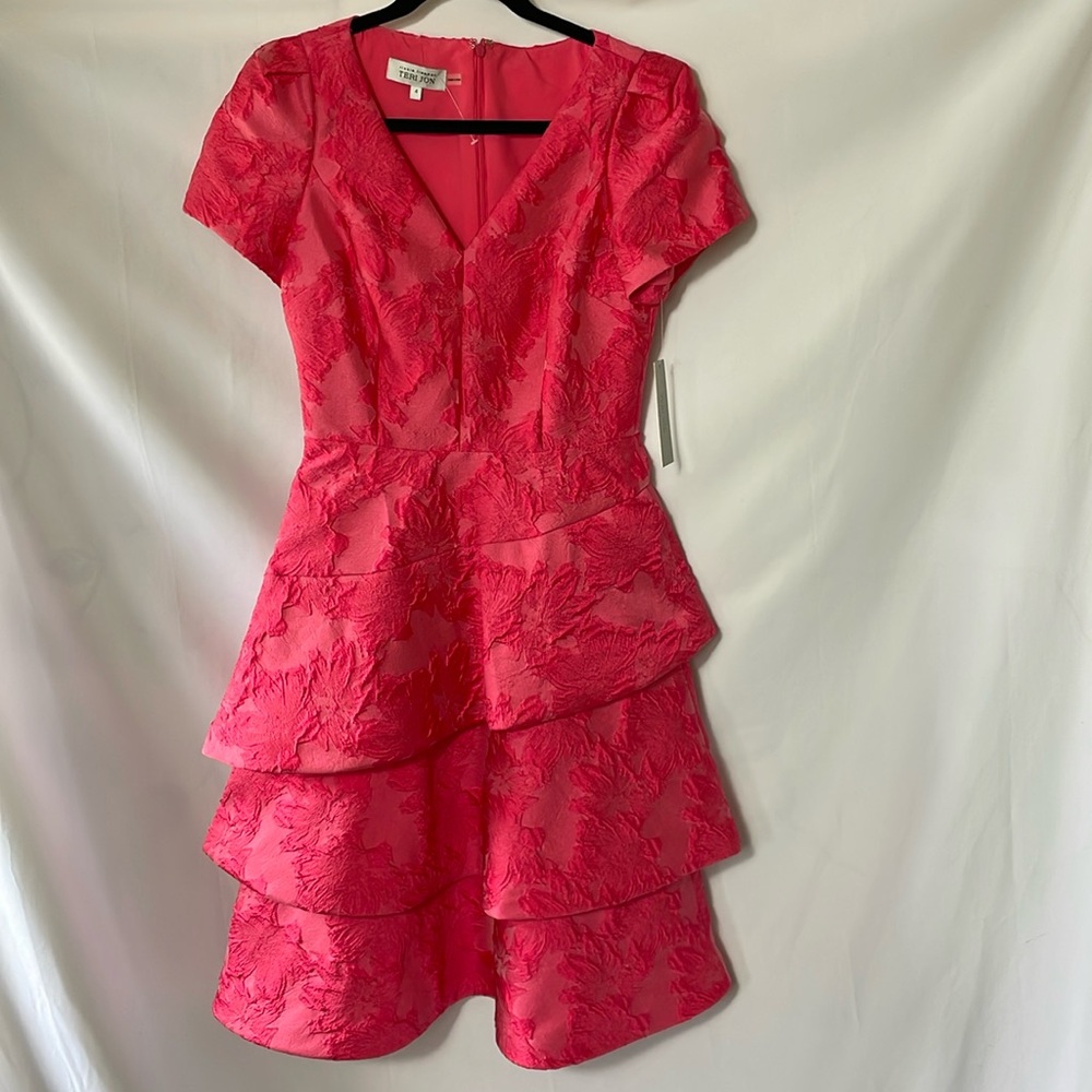 Coral brocade cocktail dress by Teri Jon size 4